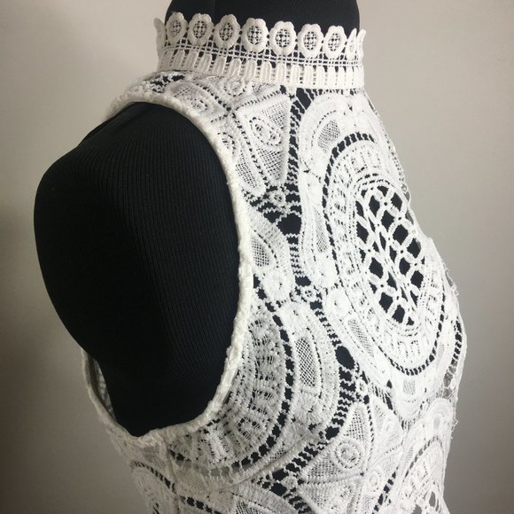 A.Peach - White Lace Top - M - Picture 5 of 9